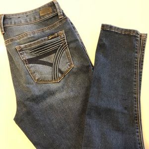 NWOT Seven7 Size 4 Stretch Skinny Jeans
